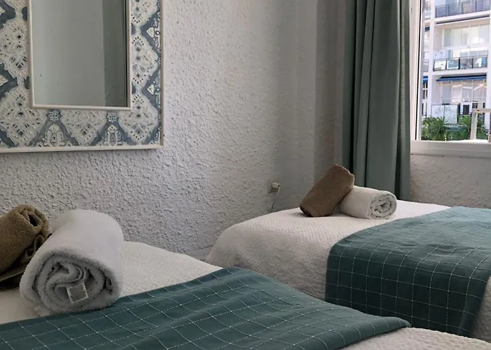 Skol - One Bedroom - Pool And Sea Views *